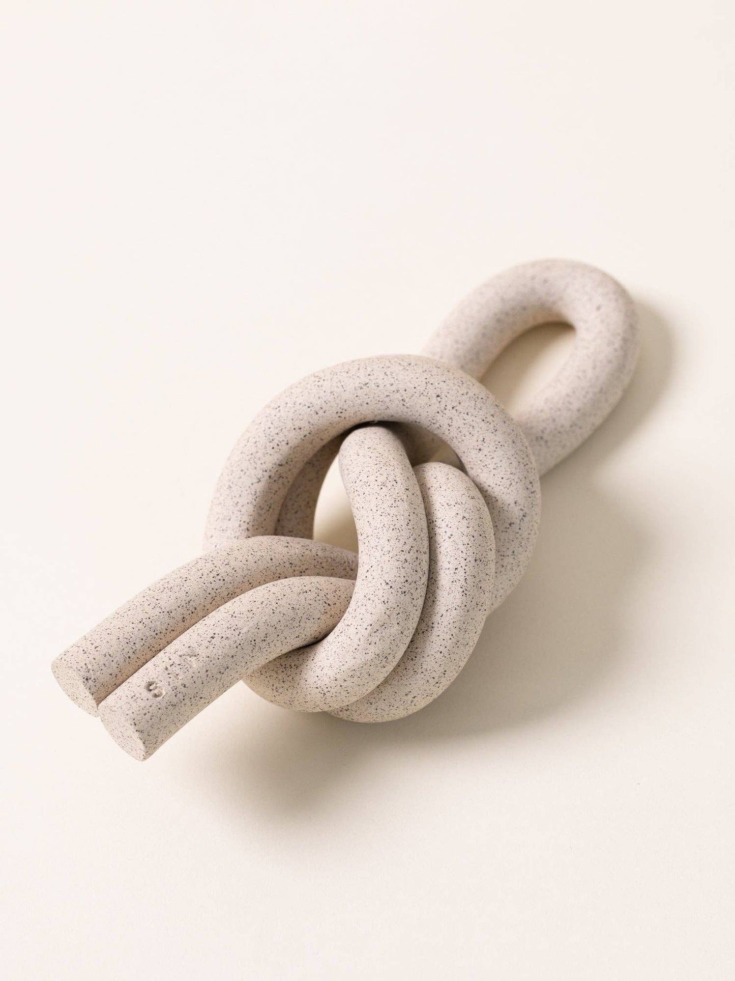 Overhand knot, Sand